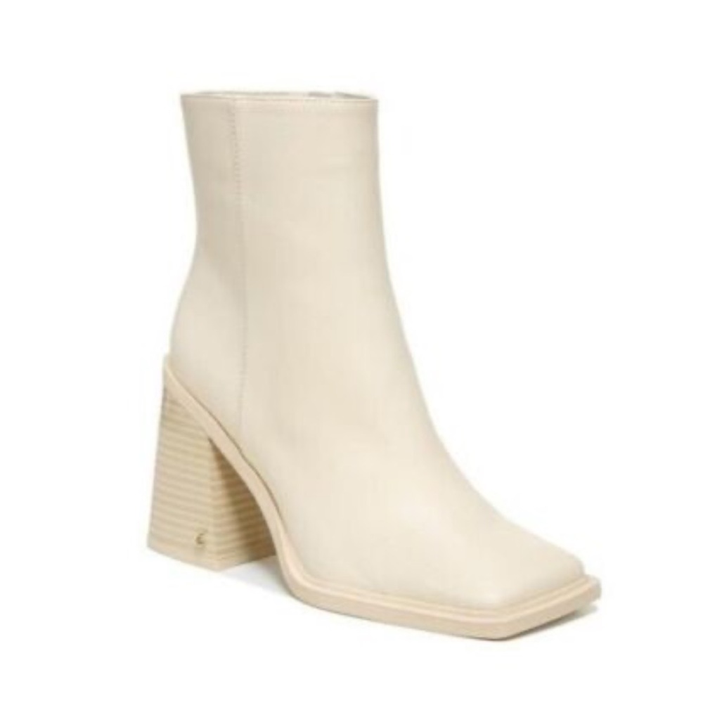 New without Box Women’s Circus Sam Edelman Layla 2 Modern‎ Ivory Square Toe Boot